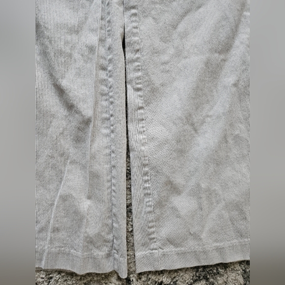 ⭐️PRICEDROP⭐️2PC GUESS pants BUNDLE - Picture 7 of 15